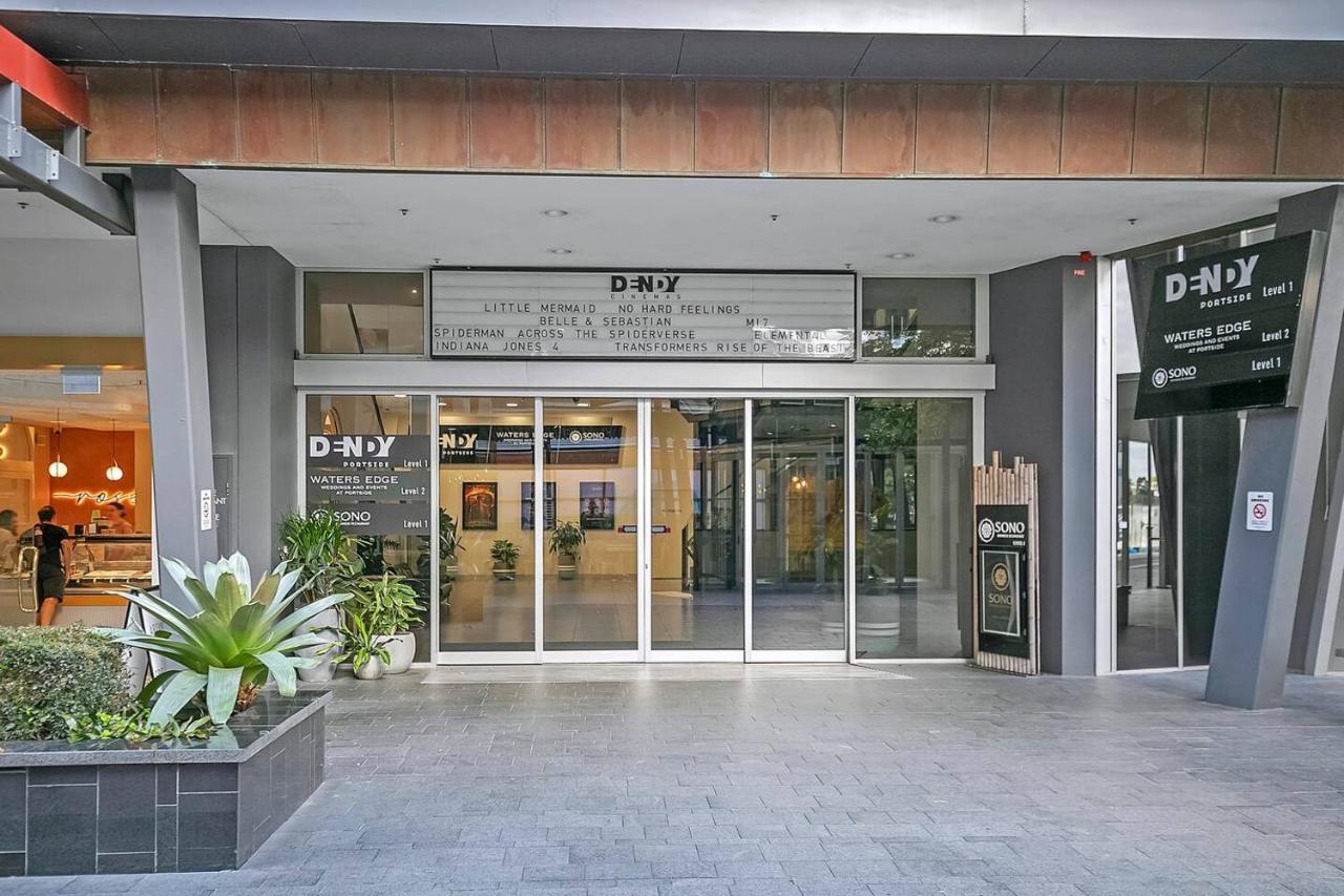 'riverfront Flow' Poolside And Portside In Hamilton Apartment