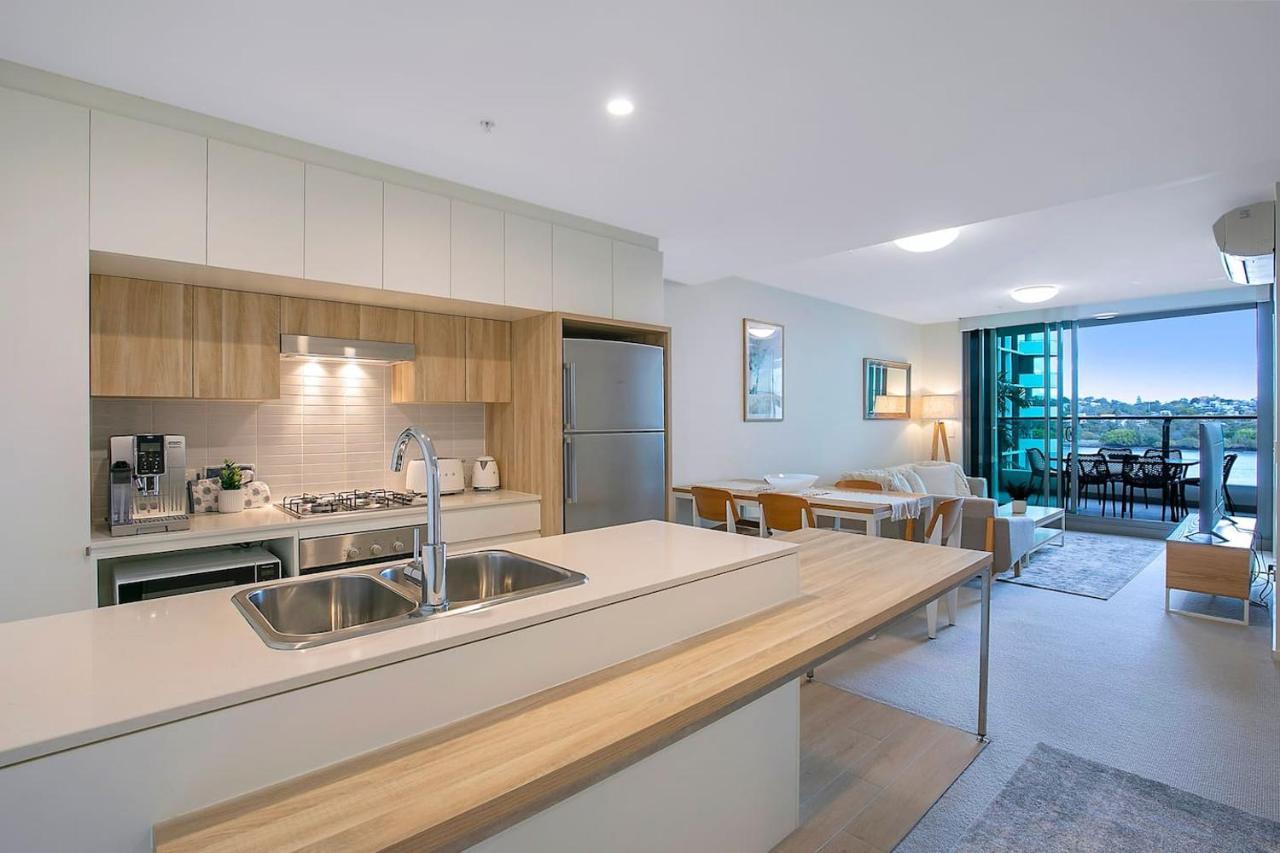 Apartment 'riverfront Flow' Poolside And Portside In Hamilton