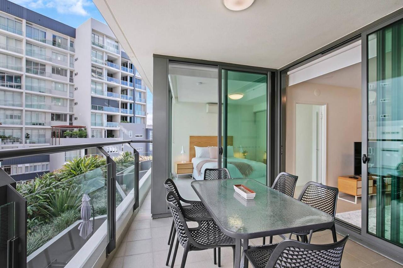 'riverfront Flow' Poolside And Portside In Hamilton