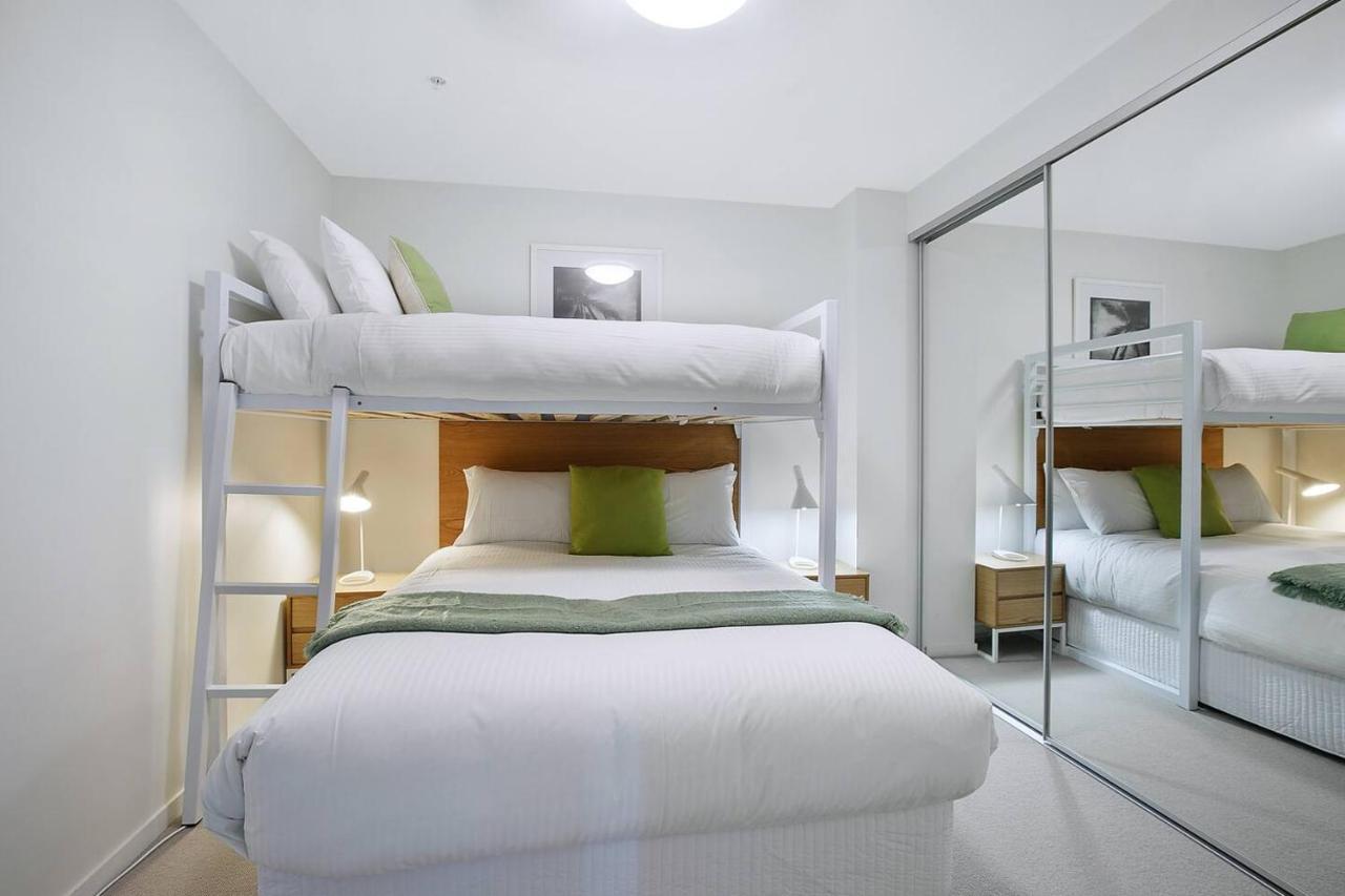 'riverfront Flow' Poolside And Portside In Hamilton * Brisbane