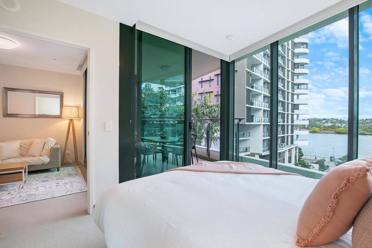 'riverfront Flow' Poolside And Portside In Hamilton Brisbane